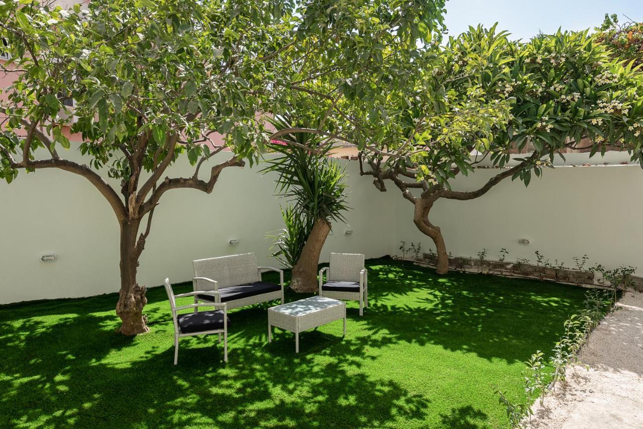 White Houses In The Heart Of Chania Chrissi Akti Chania Exterior foto